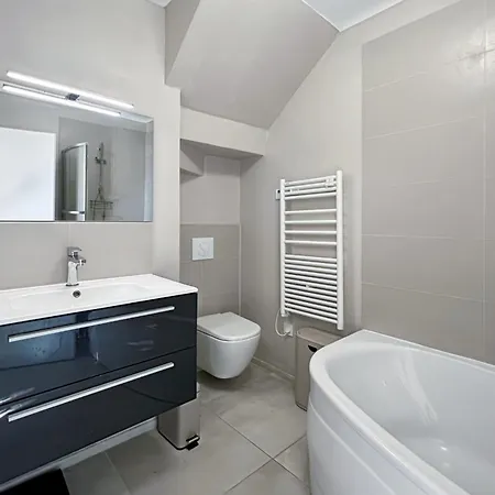 Family House In Quiet And Residential Area Hyeres